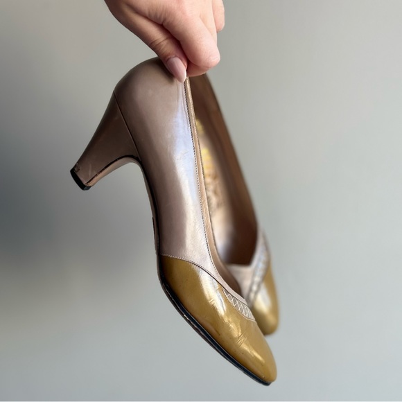 Salvatore Ferragamo Taupe/Gray Leather Pumps - Picture 2 of 5